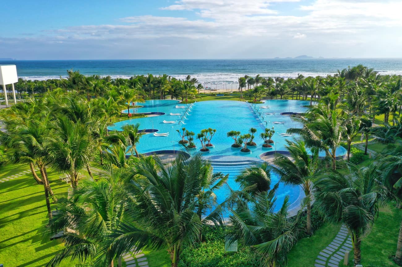 Hồ bơi resort